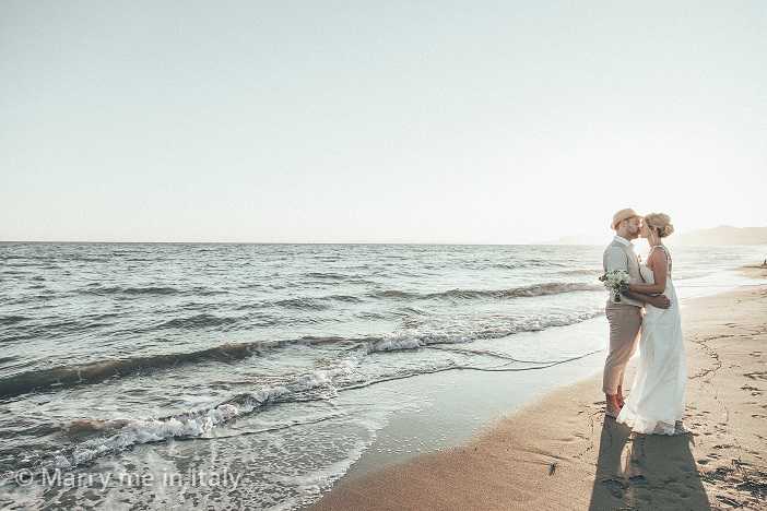 Heiraten-am-Strand-Strandhochzeit-in-der-Toskana.jpg